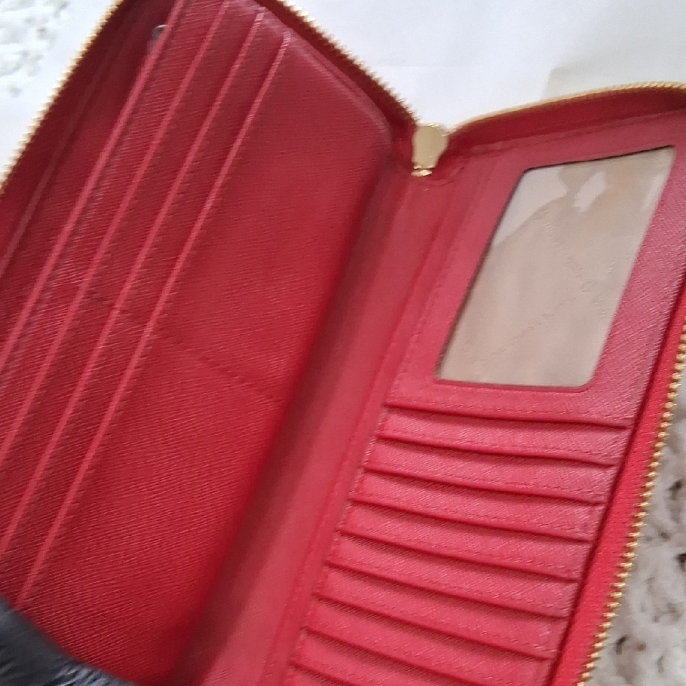 Michael Kors Red Wallet - Picture 8 of 8